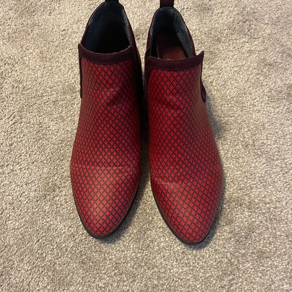 Betabrand Red Western Boots Booties Water Resistent Womens size 7.5 - Picture 1 of 9